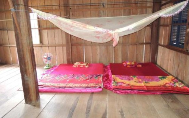 Hueong Hang Homestay