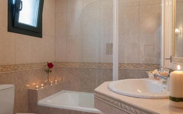 Lithoessa Traditional Rooms