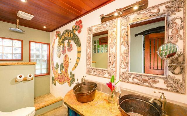Tranquilseas Eco-Lodge And Diving Center