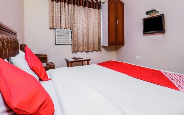 OYO 18484 Hotel Ratnawali