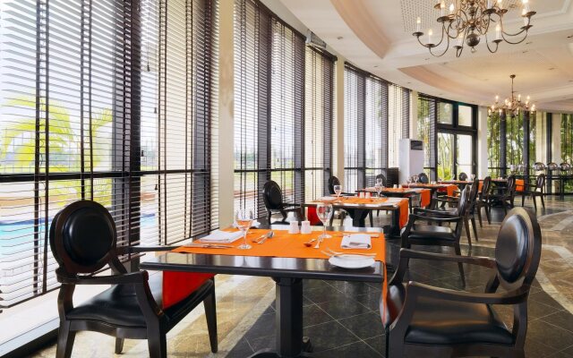 Le Meridien Ogeyi Place