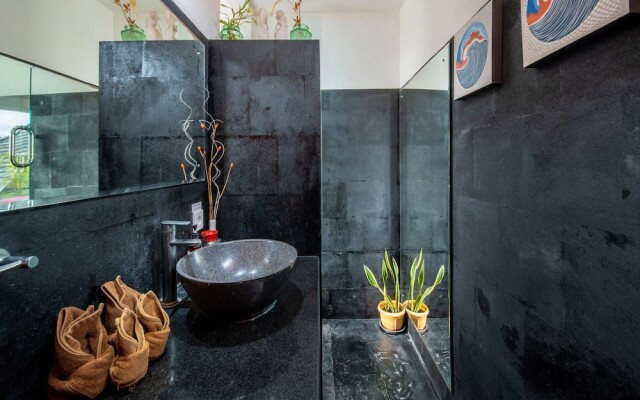 Serene 4br Seminyak Villa with Tropical