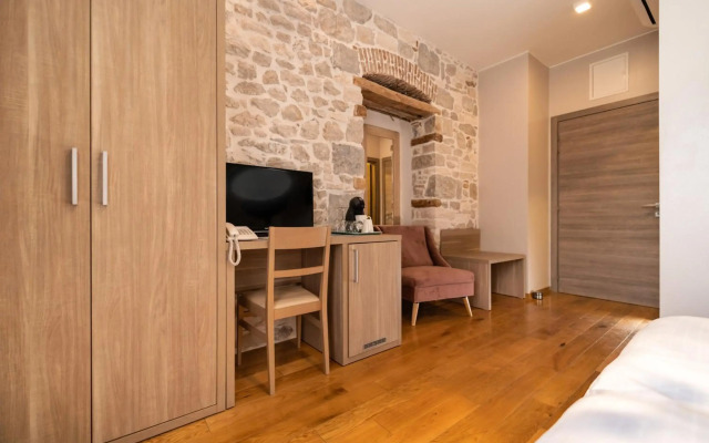 Tifani Luxury Rooms