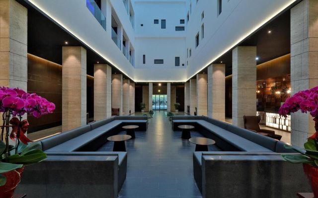 Ramada by Wyndham Zhenjiang Dagang New District