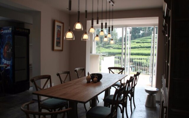 Hangzhou Yunqi Fan Path Blue b&B