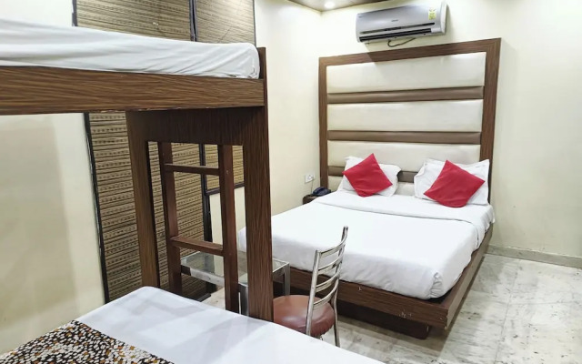 Hotel Spot Inn Paharganj Near New Delhi Railway Station