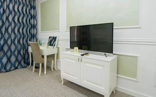 Two Seasons Boutique Hotel