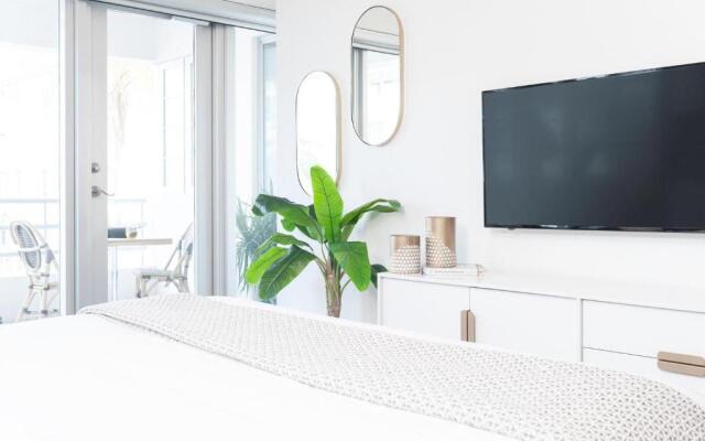 Luxuri Suites
