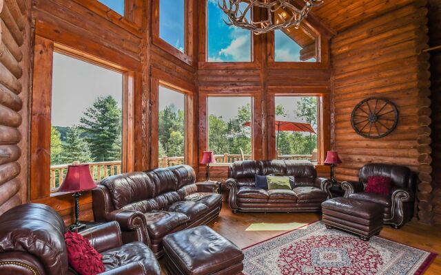 Log Mahal 5 Bedroom House