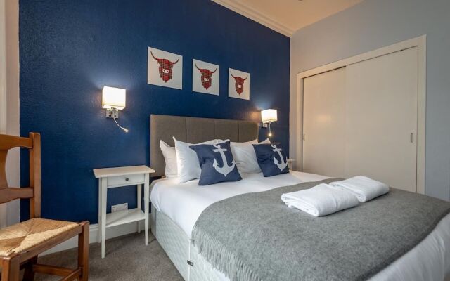 Market Street Apartment Sleeps 6