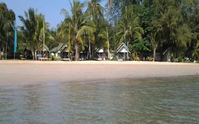Holiday Beach Resort
