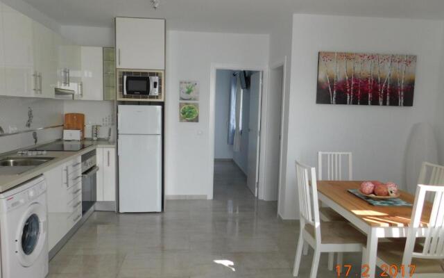 Los Gracioseros Apt 207