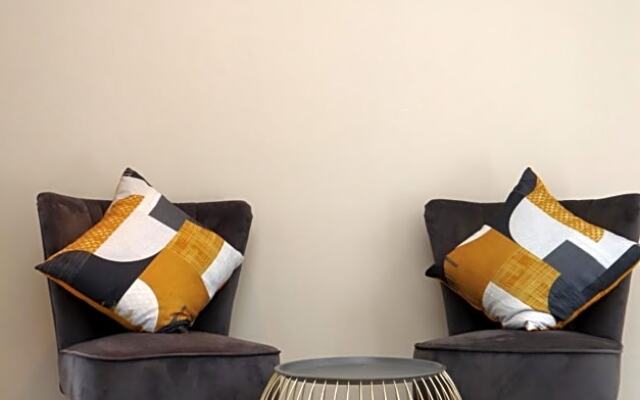 The Kindaspace: Homely Studio with Netflix & DStv