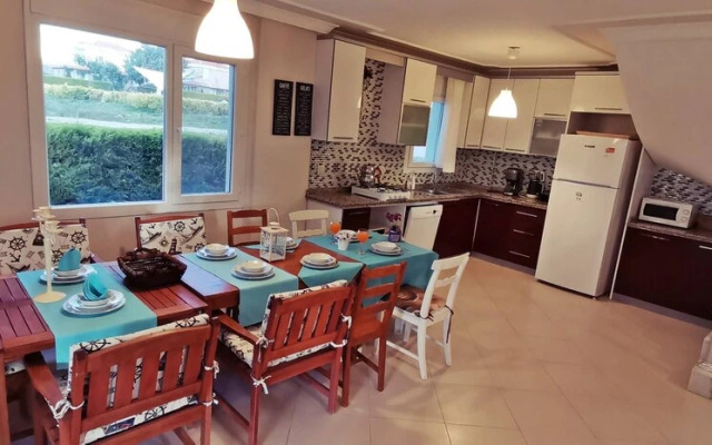 Family Friend Villa Pool BBQ 3b 1 Alacati Cesme