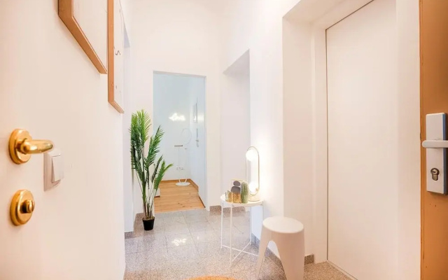 Contemporary Business Apartment in Graz