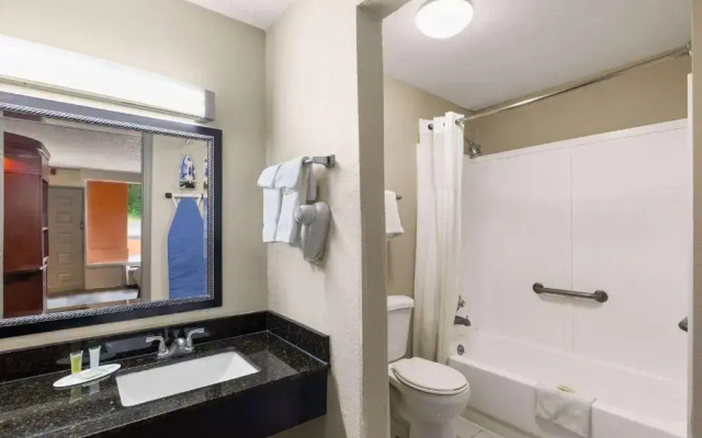 Days Inn Knoxville East