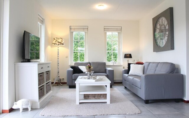 Awesome Home in Wemeldinge With 3 Bedrooms and Wifi