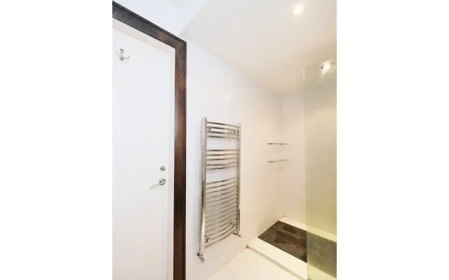 Modern, Newly Furnished Flat for 4 in Peckham