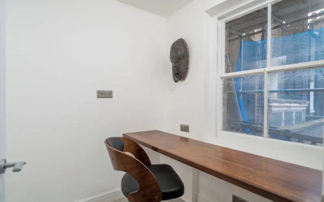 Chic flat near Kensington Palace