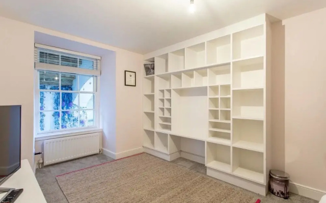 Luxury West End Apt. W/ Private Patio & Parking!