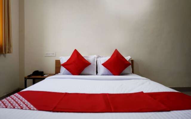 OYO Flagship 22520 Lakeview Lohegaon