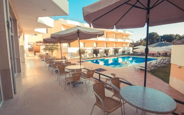 Adonis Hotel