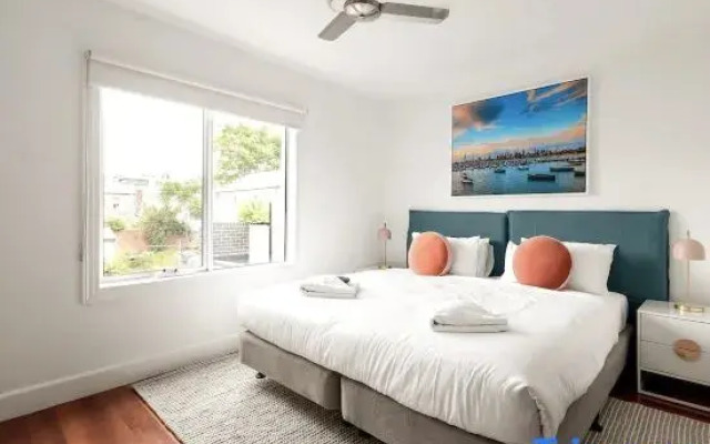 Brilliant Port Melbourne Central Townhouse
