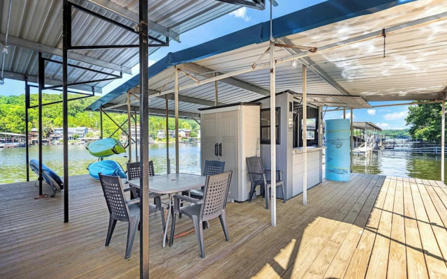 The Lake Shack Waterfront Life