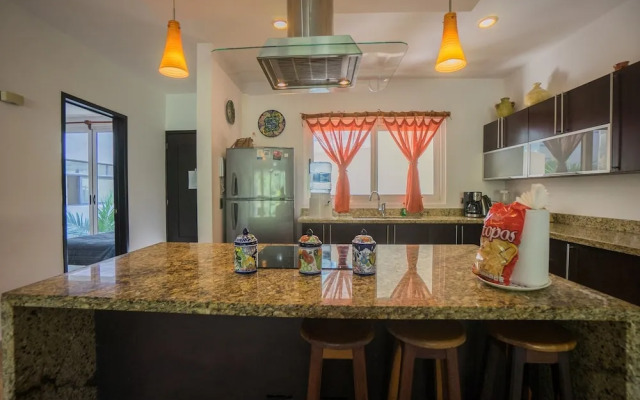 Playa Ge 205 A 2 Bedroom Condo by Redawning