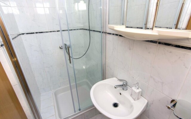 Nice Home in Pakostane With 5 Bedrooms, Wifi and Outdoor Swimming Pool