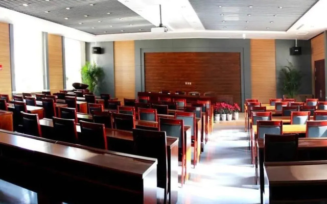 Zhongchang Building (Changchun Railway Station)