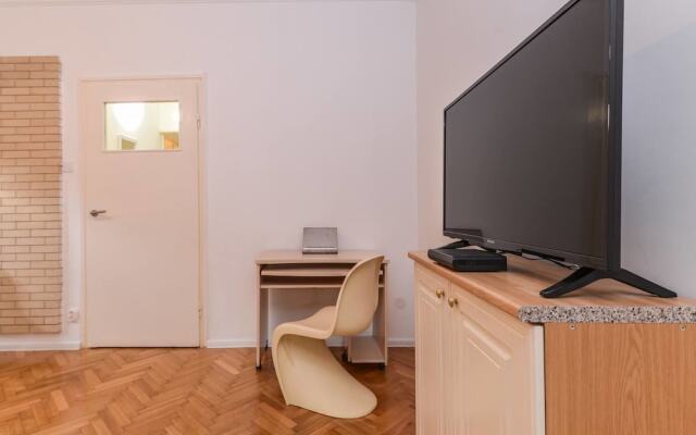 Two Bedroom Parensov Central Apartment