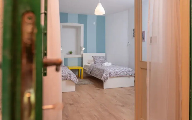 House Polus