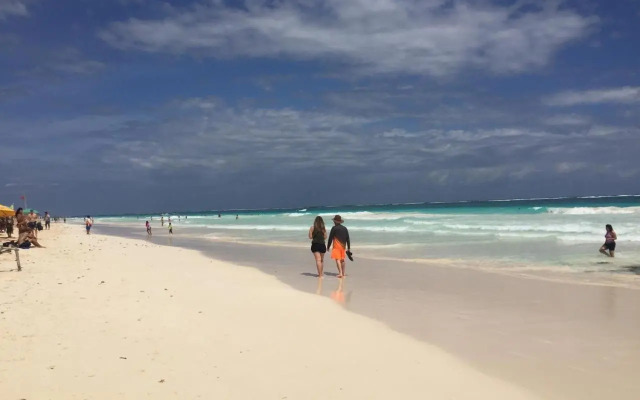 BV 230 Modern 2 BD Condo & private rooftop Jacuzzi