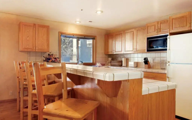 All Seasons Condominiums by All Seasons Resort Lodging