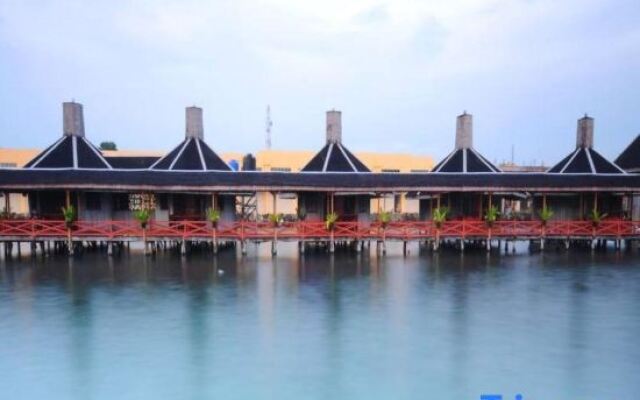 Dragon Inn Floating Resort