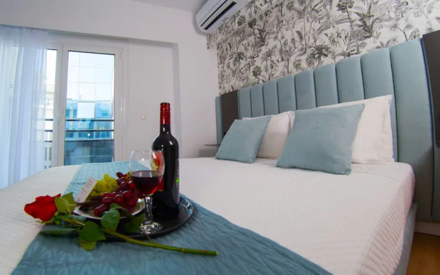 Phaedrus Living Modern Kriel Suites 103