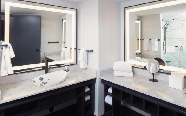 Saint Kate - The Arts Hotel