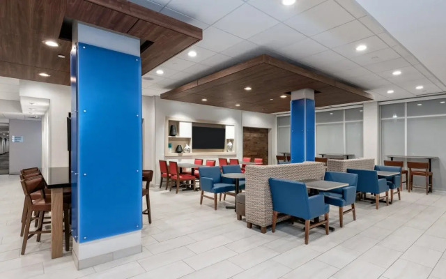 Holiday Inn Express & Suites Bryan - College Station by IHG
