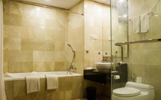 Famous Hotel Kuta