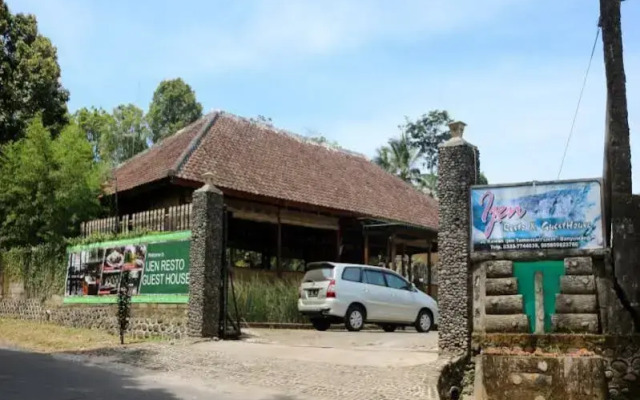 Ijen Resto Banyuwangi Guest House