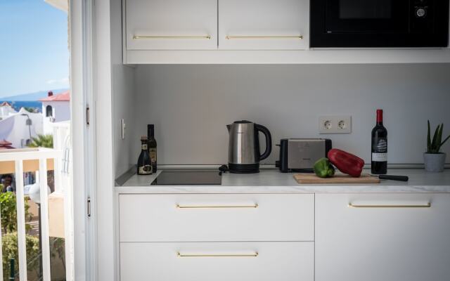Y1DB Luxurious studio in Playa de LasAmericas