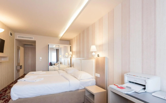 Bacolux Craiovita Hotel & Events