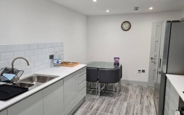 Remarkable 2-bed Apartment in Ilfracombe