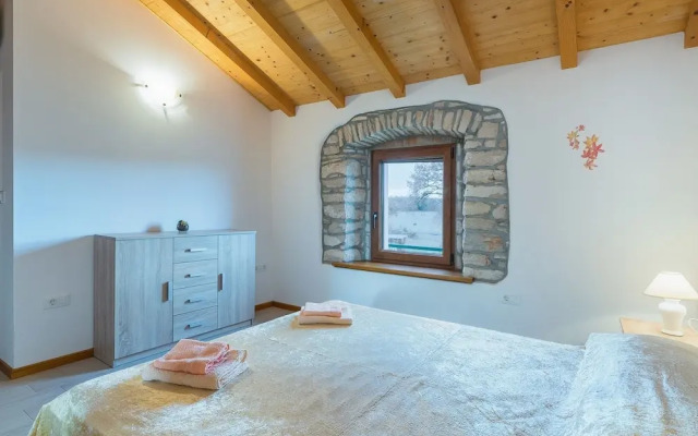 Traditional Stone Holiday House for up to 8 Persons