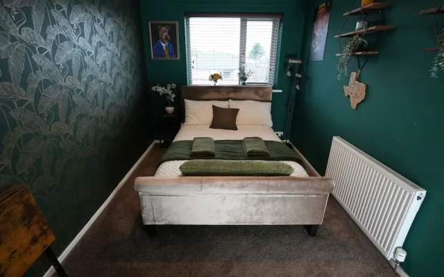 Detached Homestay With Private Rooms