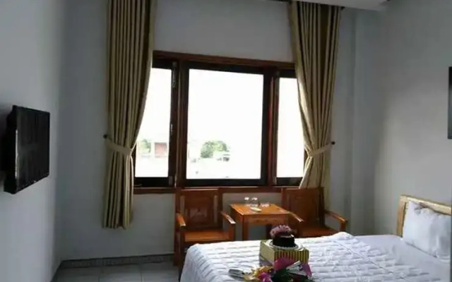 Bac Nam Central Station Hotel