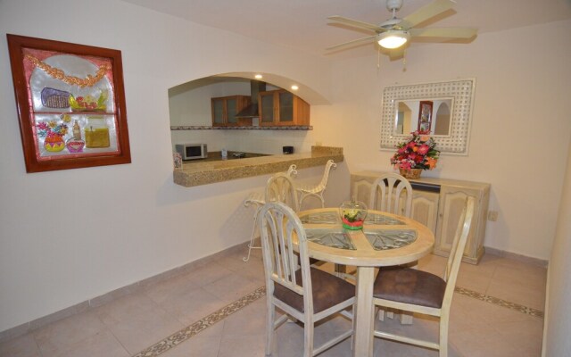 3 BR Apartment 2 BathR Rinconada Del Sol
