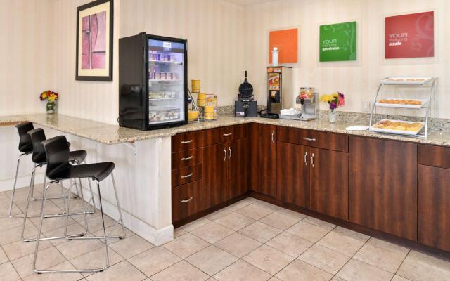 SYLO Hotel Denver Airport, a Ramada by Wyndham