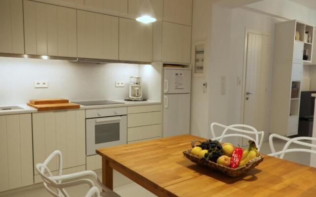 White cycladic town house with sea vew